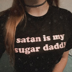 Camiseta Satan Is My Sugar Daddy-4Evah Young