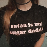 Camiseta Satan Is My Sugar Daddy-4Evah Young